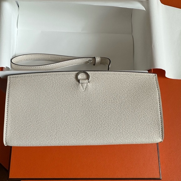 Hermes In The Loop Wink Glasses Case - Picture 9 of 10